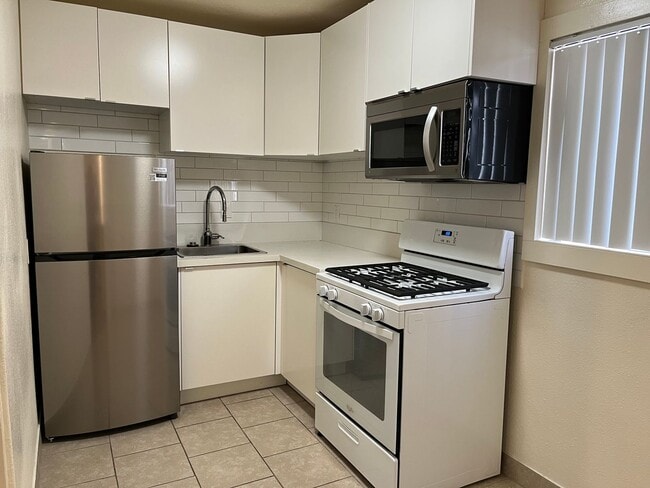 property at 725 Ensenada Ct