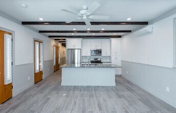 321 Ashley Ave in Charleston, SC - Building Photo - Building Photo