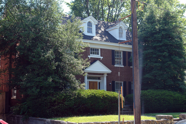 271 Kalmia Ave in Lexington, KY - Foto de edificio - Building Photo