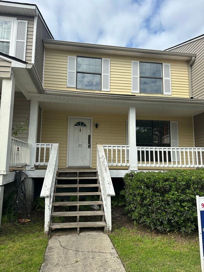 property at 912 Pineland Ave