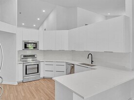 3420 Washington Ln in Hollywood, FL - Building Photo