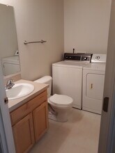 1458 Falcon Loop, Unit 1458 in Independence, OR - Building Photo - Building Photo