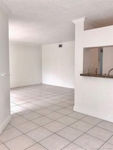 906 Coral Club Dr in Coral Springs, FL - Building Photo - Building Photo