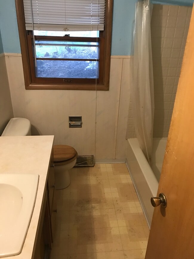 property at 1002 Easton Ave
