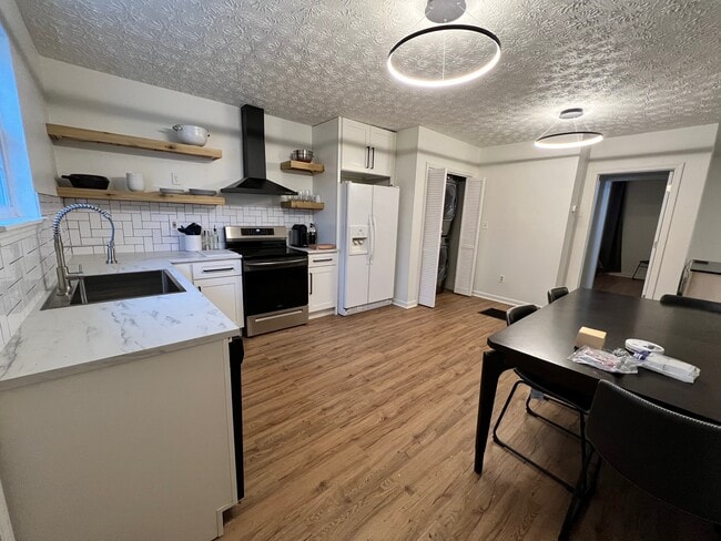 127 W Franklin St, Unit 3 in Alcoa, TN - Building Photo - Building Photo