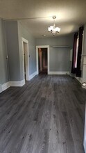 484 English St in London, ON - Building Photo - Building Photo
