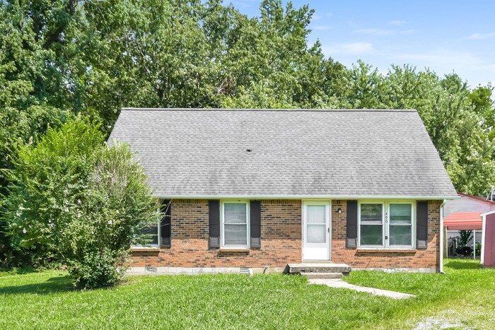490 Kellia Dr in Clarksville, TN - Foto de edificio