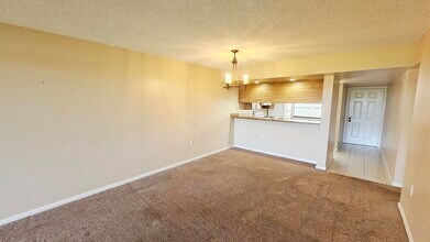 3630 Whitehall Dr in West Palm Beach, FL - Building Photo - Building Photo