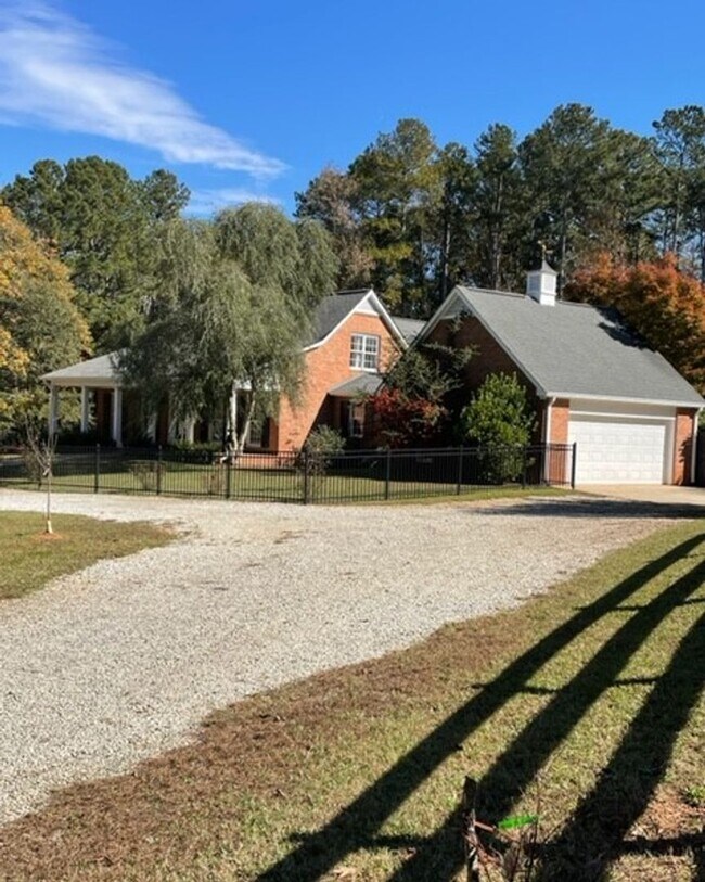 property at 839 Sandy Creek Rd