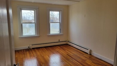 42-46 School St in Barnstable, MA - Building Photo - Building Photo