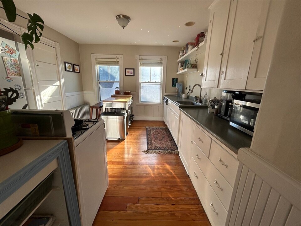 23 Pearson Ave in Somerville, MA - Building Photo