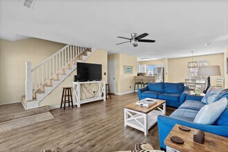 1217 Ocean Blvd S in Surfside Beach, SC - Building Photo - Building Photo