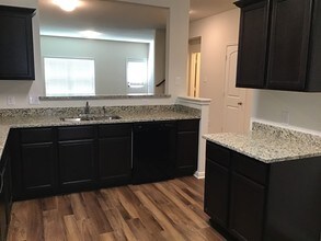 12318 Commander Dr in San Antonio, TX - Foto de edificio - Building Photo