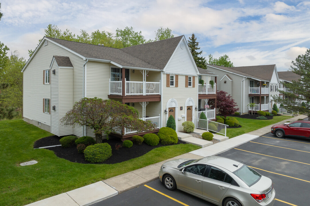 400 West Ave in West Seneca, NY - Building Photo