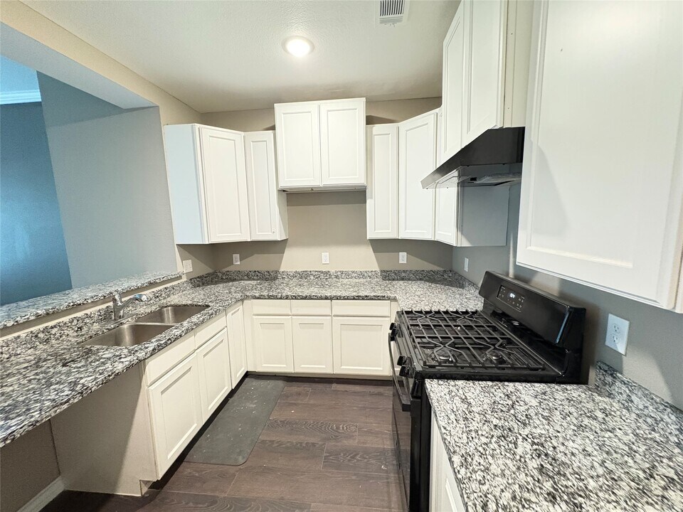 4821 Doolittle Blvd in Houston, TX - Building Photo