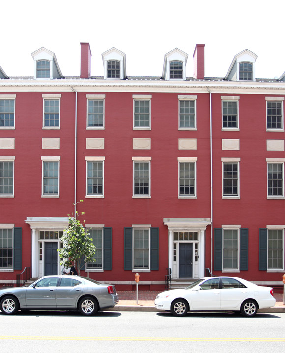 663 W Lexington St in Baltimore, MD - Building Photo