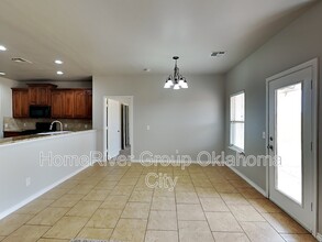 19448 Currant Dr in Edmond, OK - Foto de edificio - Building Photo