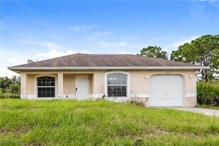 2709 49th St W in Lehigh Acres, FL - Building Photo