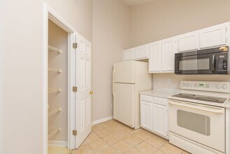 405 Old Treybrooke Dr in Greensboro, NC - Building Photo - Building Photo