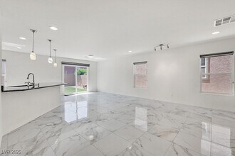 8755 Spanish Ridge Ave, Unit 5539WW in Las Vegas, NV - Building Photo - Building Photo