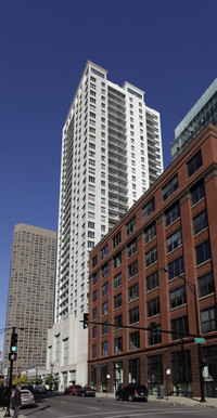 Park Alexandria Condominiums in Chicago, IL - Building Photo - Building Photo