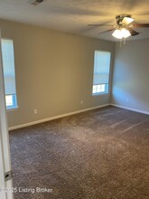 8216 Arbor Meadow Way in Louisville, KY - Building Photo - Building Photo