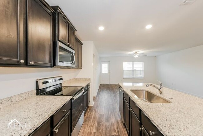 141 Scarborough Bnd in Jarrell, TX - Building Photo - Building Photo