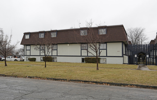 49 on Polk Apartments in Topeka, KS - Foto de edificio - Building Photo