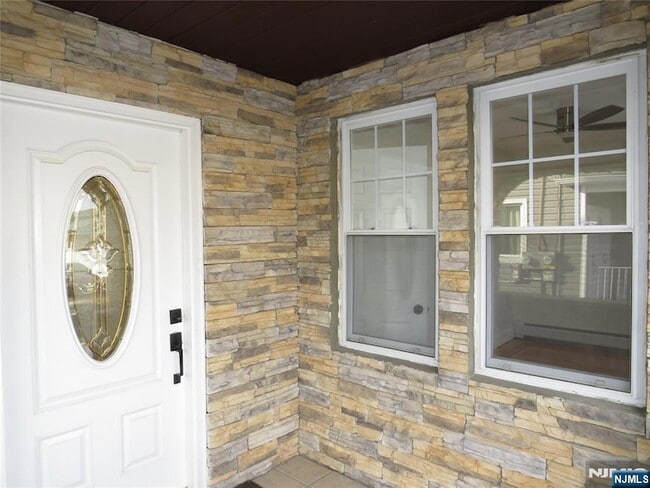 8 Louis St in Lodi, NJ - Building Photo - Building Photo