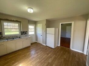 605 Lark Dr in Shelby, NC - Building Photo - Building Photo