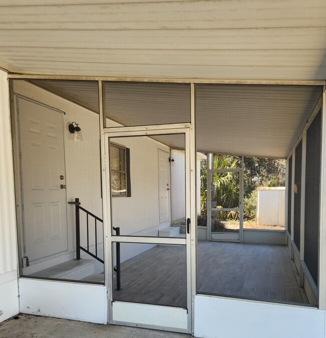 922 S Sunfish Ave in Inverness, FL - Foto de edificio - Building Photo