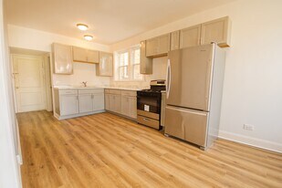 2417 E 73rd St, Unit #1 in Chicago, IL - Building Photo