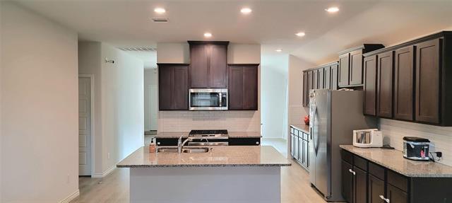 6421 Farndon Dr in Aubrey, TX - Building Photo - Building Photo