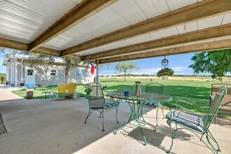 13075 FM 121 in Van Alstyne, TX - Foto de edificio - Building Photo