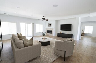 3713 Vista Verde in Palm Springs, CA - Building Photo - Building Photo