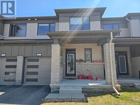 117 Yearling Cir in Ottawa, ON - Building Photo