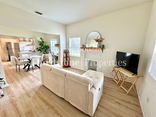 672 Chestnut St in Jacksonville, FL - Foto de edificio - Building Photo