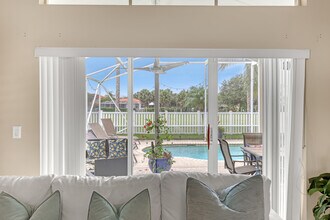 6074 Las Colinas Cir in Greenacres, FL - Foto de edificio - Building Photo