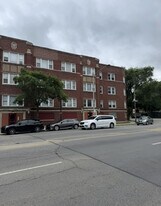7735 N Sheridan Rd in Chicago, IL - Building Photo