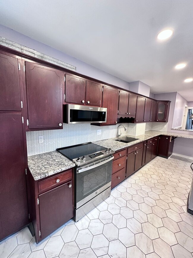 52 W Donegal St in Mount Joy, PA - Building Photo - Building Photo