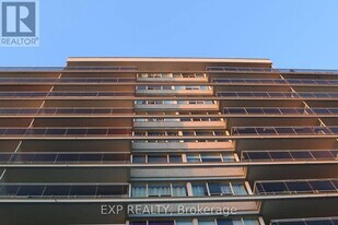 160 Balmoral Ave in Toronto, ON - Building Photo