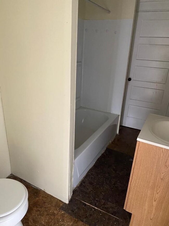 334 Woods Ave in Newark, OH - Building Photo - Building Photo