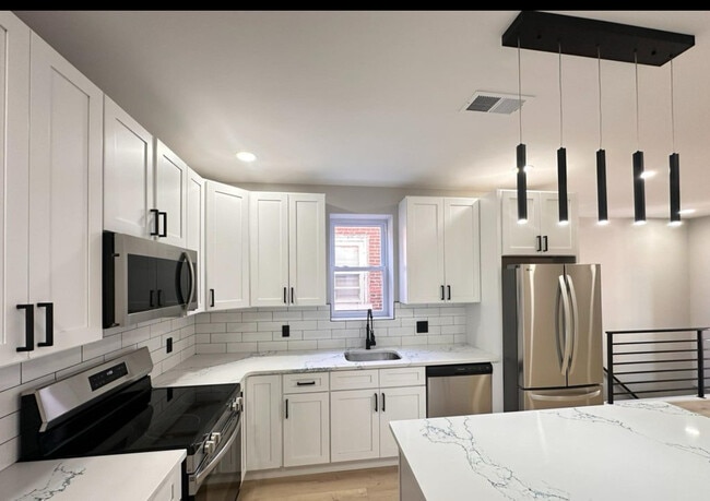 638 N 63rd St, Unit 2