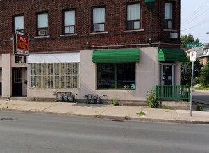 1000-1016 King St E in Hamilton, ON - Building Photo - Building Photo