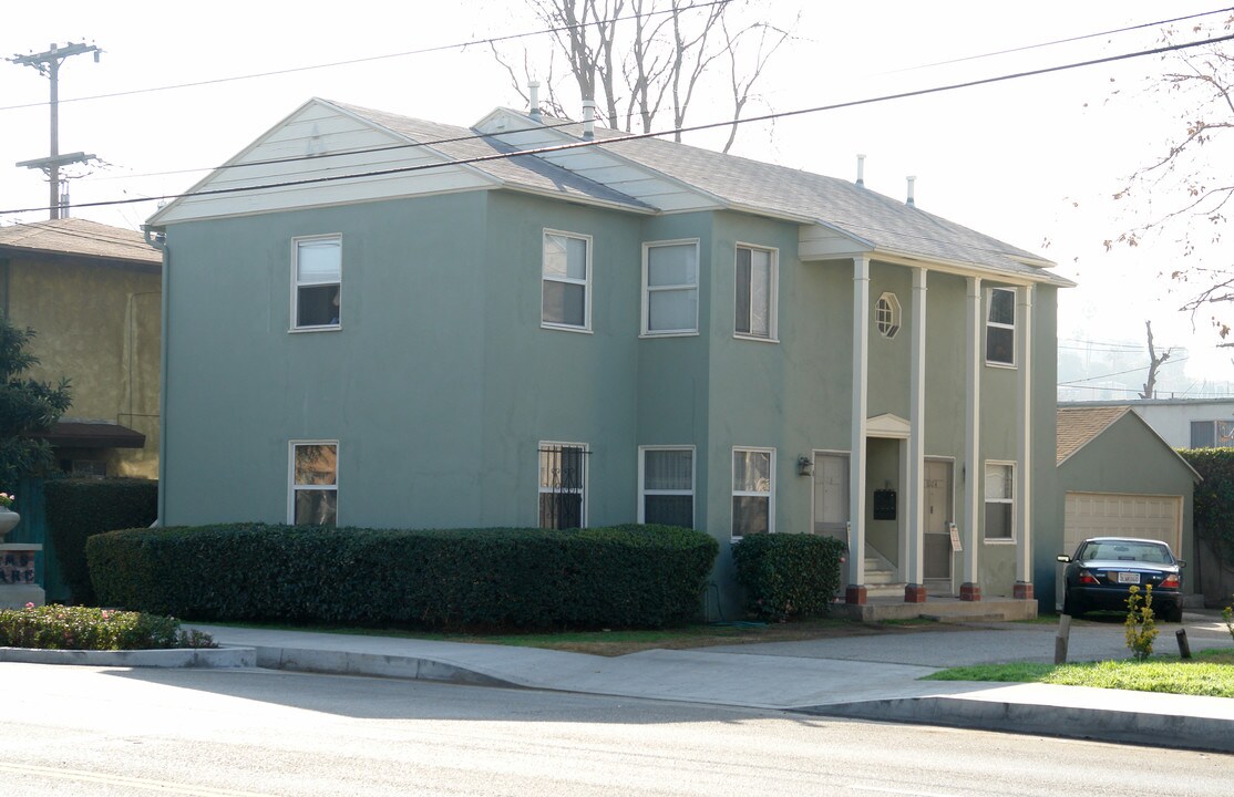 1004 E Chevy Chase Dr in Glendale, CA - Building Photo