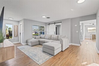 1960 NW 32nd Ct in Oakland Park, FL - Building Photo - Building Photo