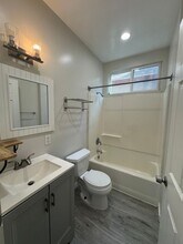 5225 E Ocean Blvd in Long Beach, CA - Building Photo - Building Photo