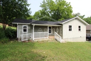 411 S 3rd St in Branson, MO - Building Photo