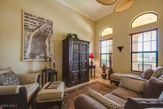 8091 Bibiana Way in Ft. Myers, FL - Foto de edificio - Building Photo
