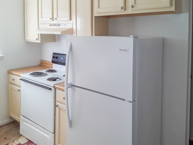 496 Lancaster Creek Dr in Lancaster, VA - Foto de edificio - Building Photo